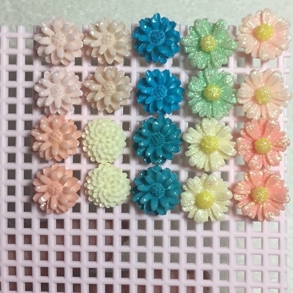 Little Girls flower earrings - Picture 1 of 3